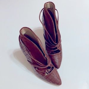 NWT Beautiful brown booty..